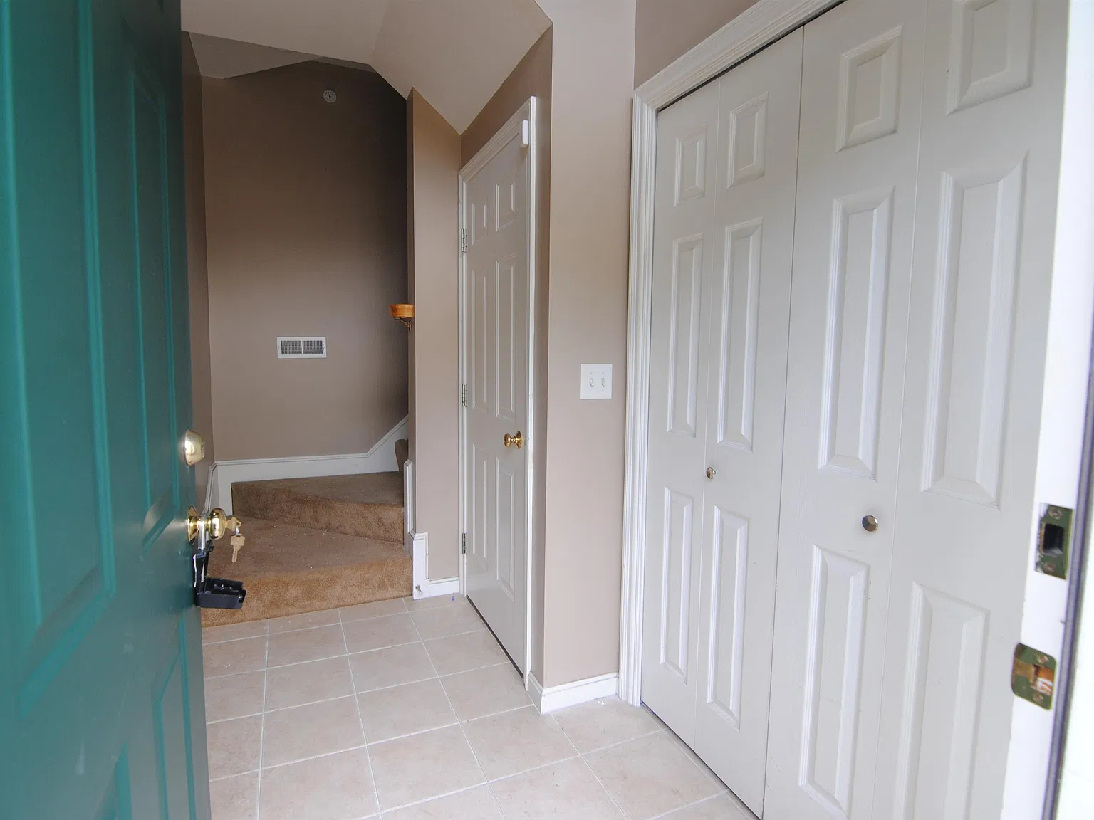 2 bed, 2.5 bath, 1764 sqft, $3,000 — Photo 2