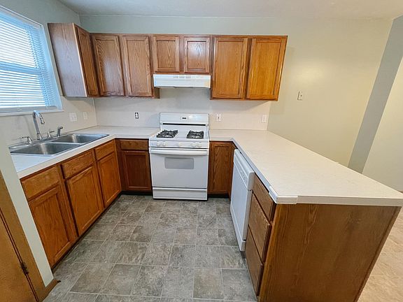 2nd image of 985 Cedar Run Ct NW
