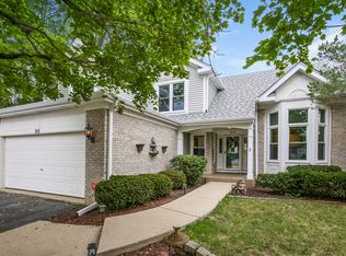 215 Farmhill Dr, Algonquin, IL 60102
