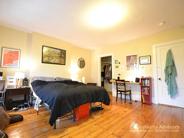 14 Woodmont St — Photo 10
