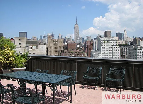 Sold by Warburg | media 10