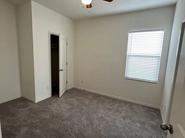 2004 E Driftwood Dr — Photo 6