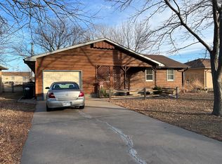 1112 N Main St, Hoisington, KS 67544