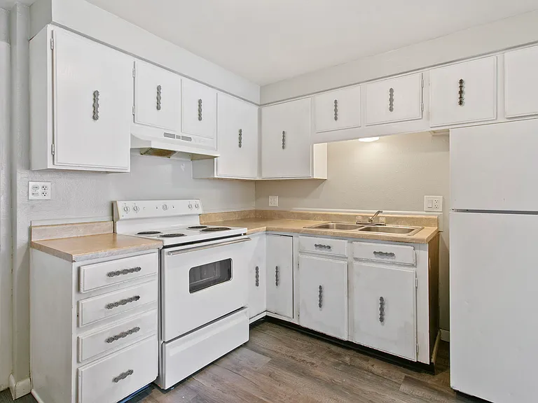 330 Vehr Dr #2 — Photo 3