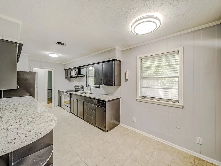 Oak Forest Dr — Photo 10