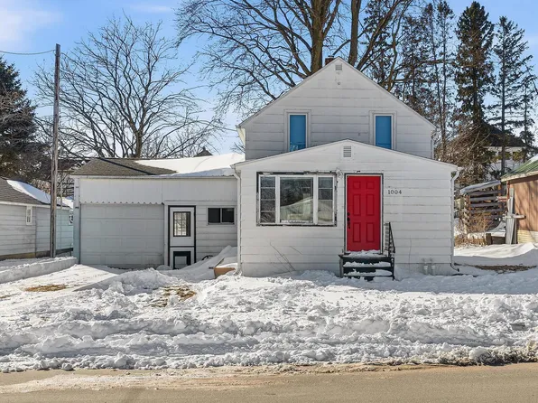1004 E Main St, Caledonia, MN 55921