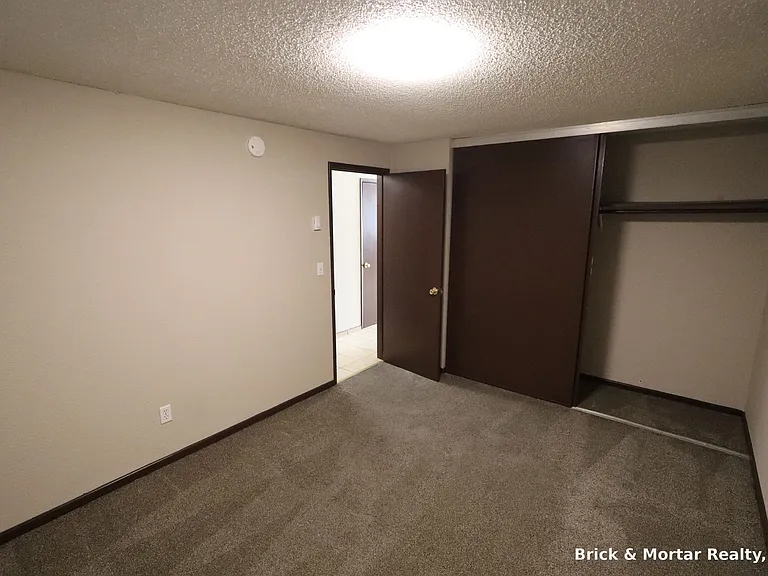 368 S 2nd St — Photo 6