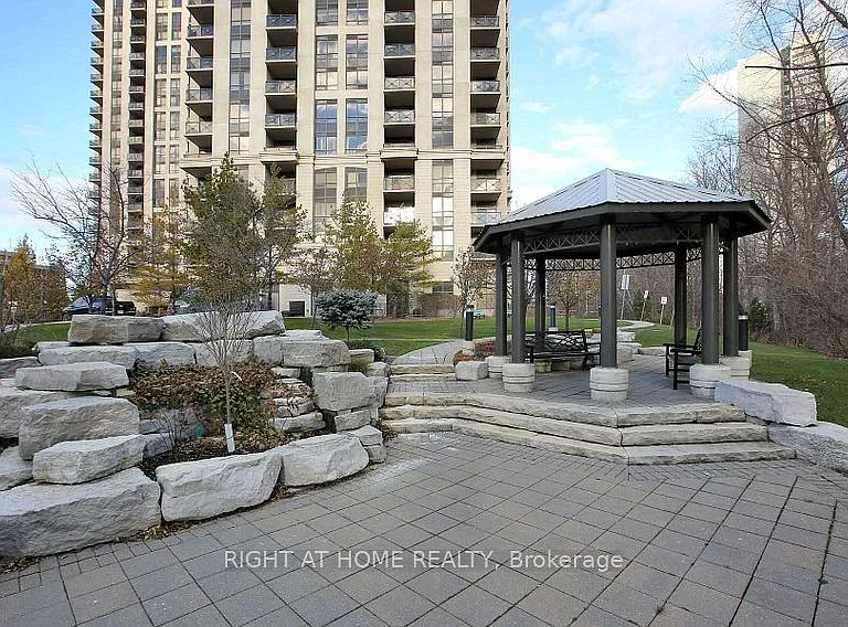 135 Wynford Dr #705 — Photo 9