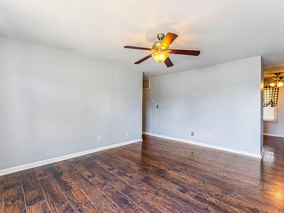 4th image of 4909 Meadowbrook Dr