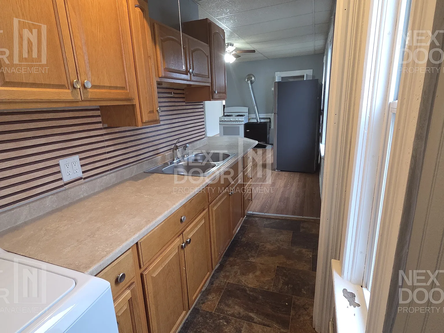 3 bed, 775 sqft, $1,695 — Photo 4