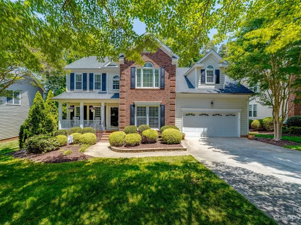 8916 Leinster Dr, Charlotte, NC 28277