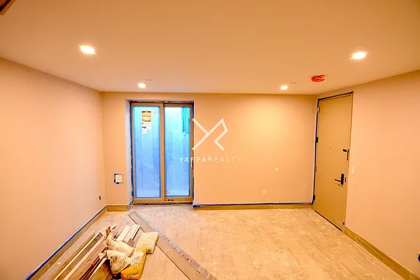 Rented by Yaffa Realty LLC | media 27