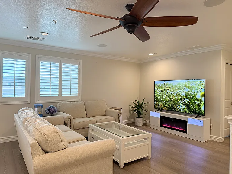 Cascade Dr — Photo 21