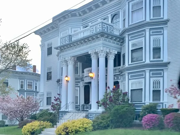 496 Hanover St, Manchester, NH 03104