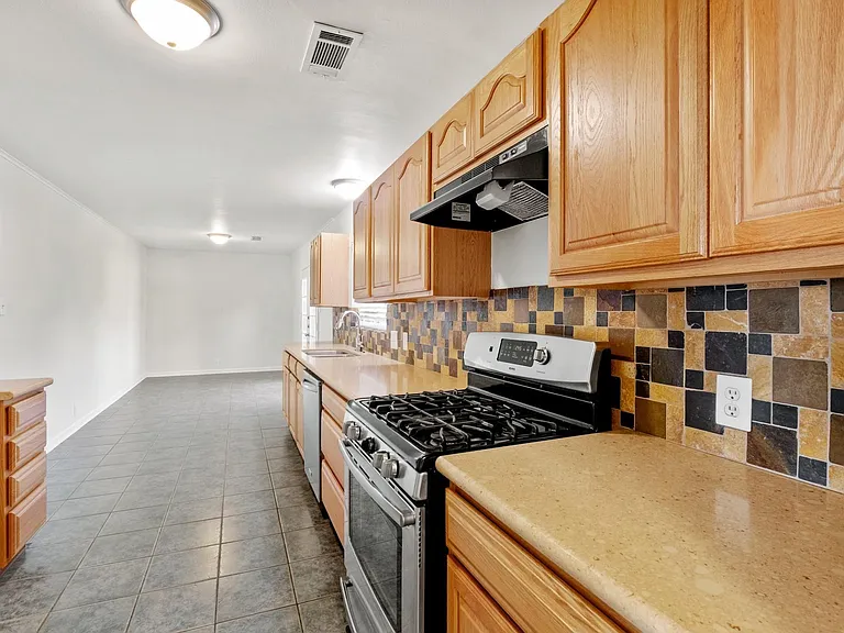2206 Ansbury Dr — Photo 3
