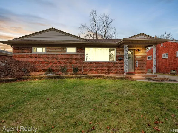 20833 Whitlock Dr, Dearborn Heights, MI 48127