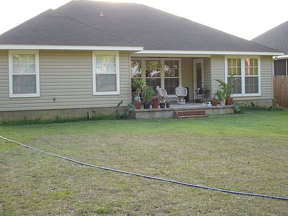 2nd image of 304 Powder Horn Dr