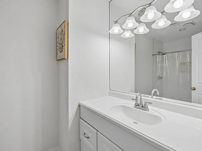 2601 Augusta Dr #14 — Photo 7