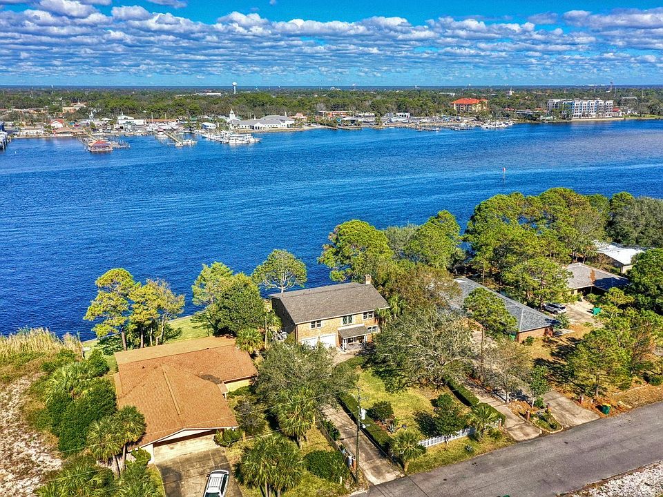 1st image of 619 Pelican Dr