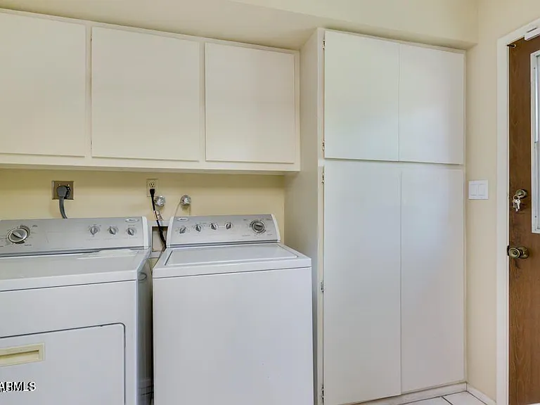 1536 E Gemini Dr — Photo 31