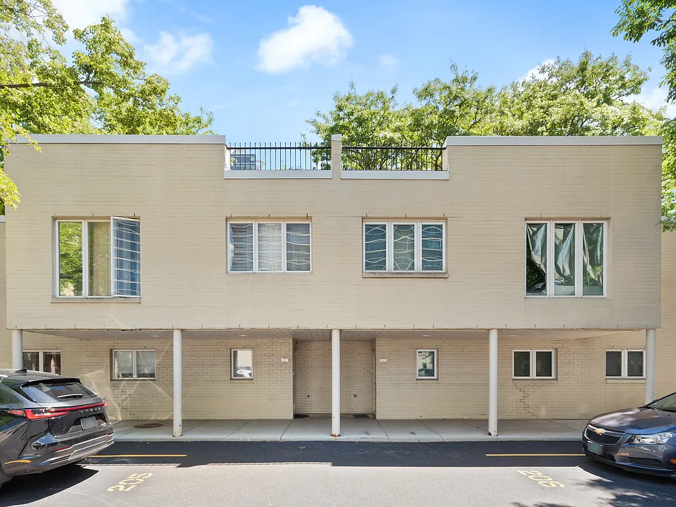 1069 S Park Ter #205