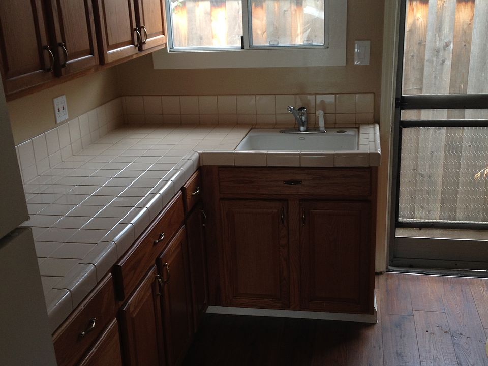 2nd image of 539 Harrison Ave APT 2