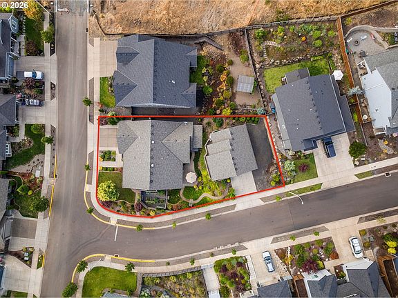3rd image of 142 NW Canyon Creek Dr