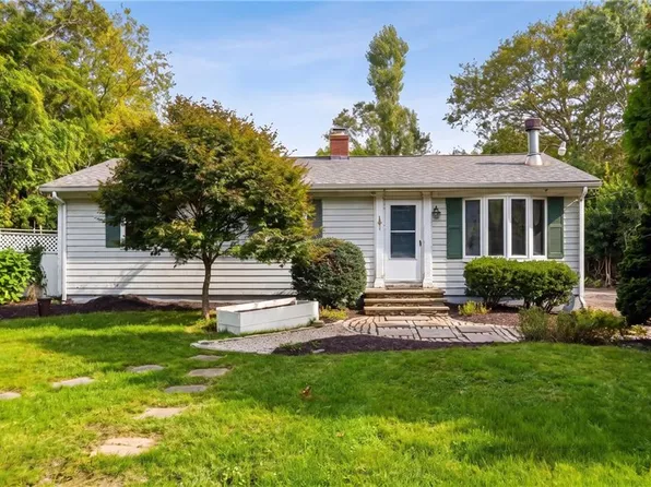 455 S Lake Rd, Tiverton, RI 02878