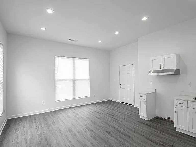 223 S Park St — Photo 5