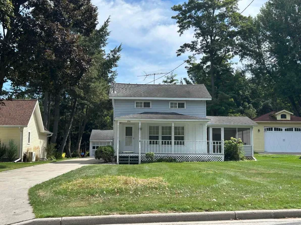 394 Lake St, Green Lake, WI 54941