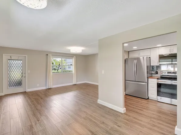 199 Flanders E, Delray Beach, FL 33484