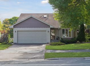 8952 Pineview Ln N, Maple Grove, MN 55369