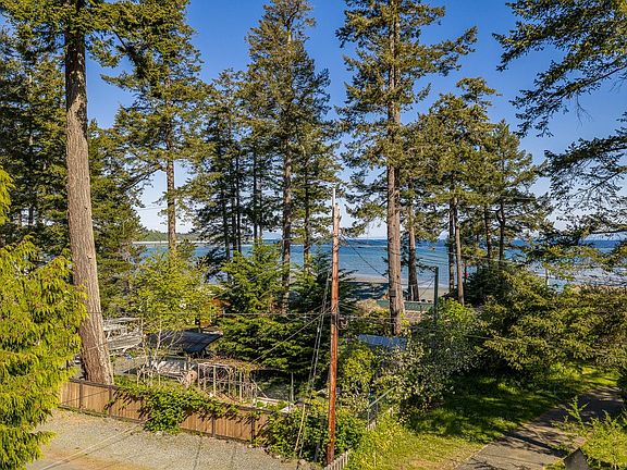3rd image of 1545 Kye Bay Rd