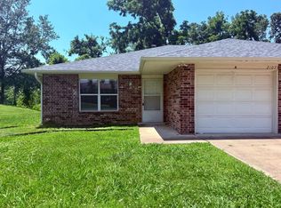 2107A Oakwood Ave, Bentonville, AR 72712