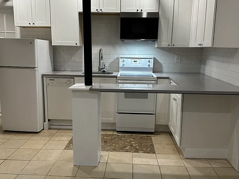 147 Winthrop Rd #2 — Photo 18