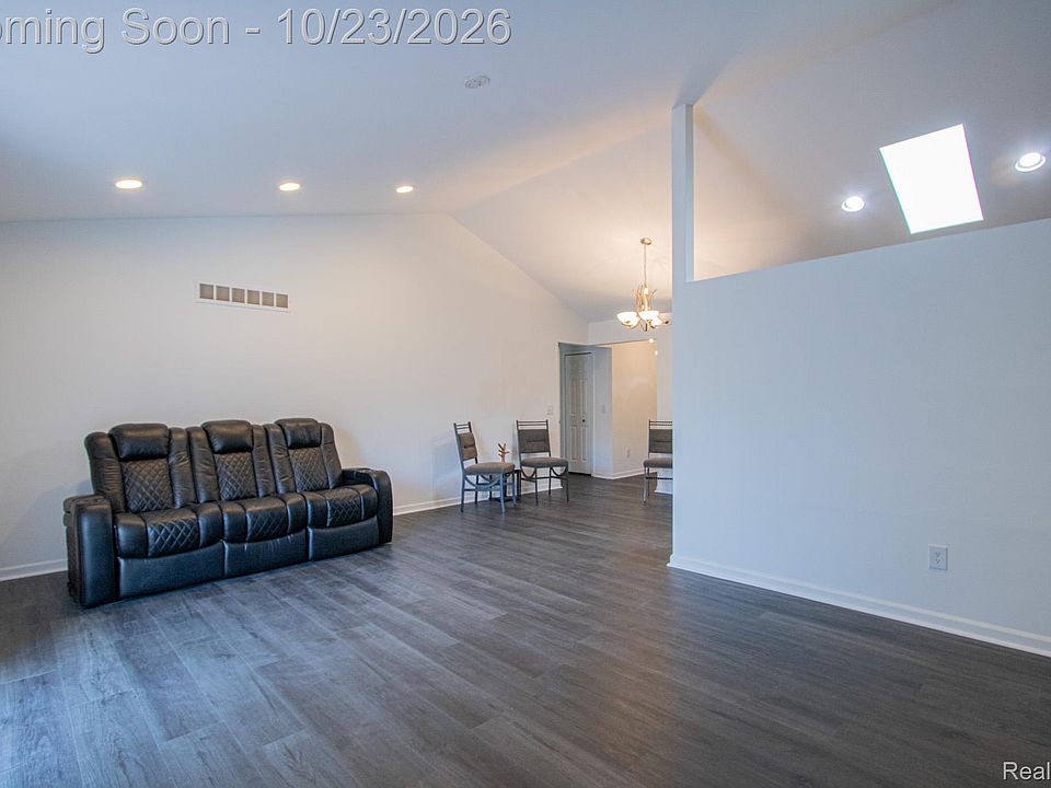 57211 White Oaks Dr, photo 5