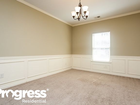 5th image of 755 Helm Ln NW