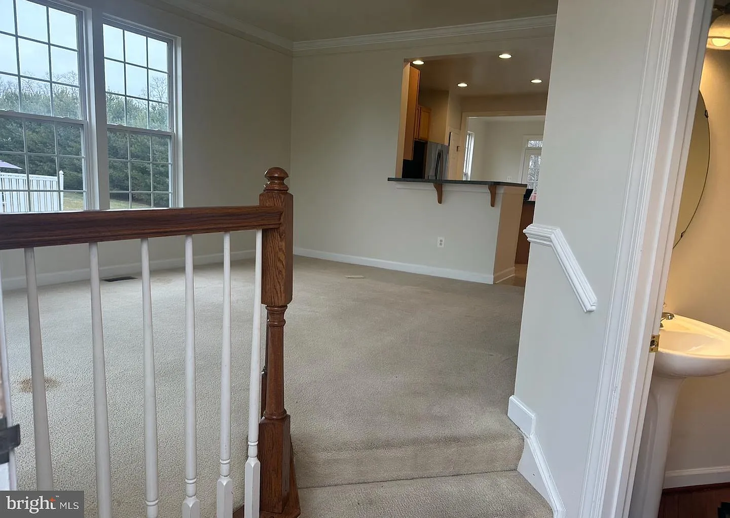 4 bed, 3.5 bath, 2432 sqft, $2,350 — Photo 2
