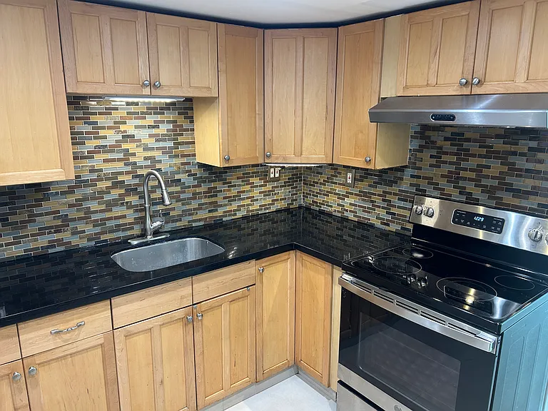 2075 SW 122nd Ave #409 — Photo 3
