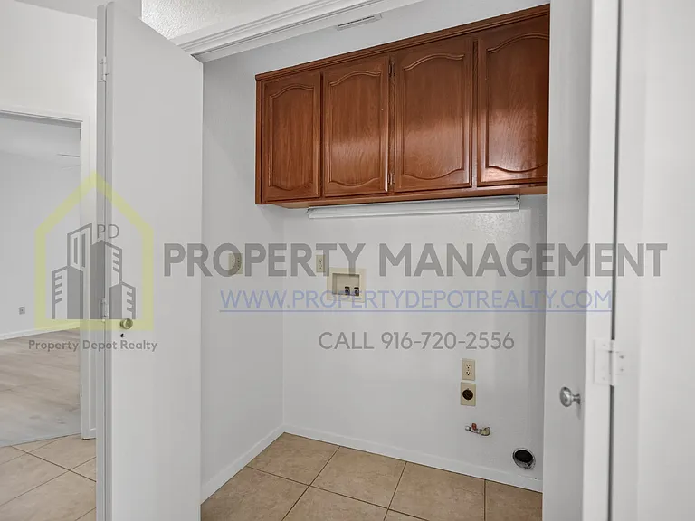 8072 Bothwell Dr — Photo 23
