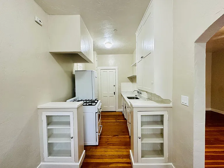 Don Martin Historic Apartments! — Photo 44