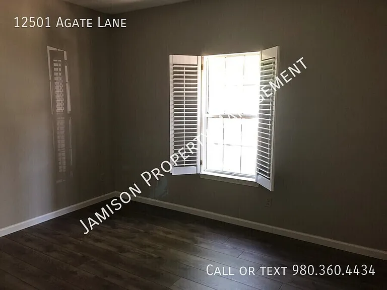 12501 Agate Ln — Photo 5