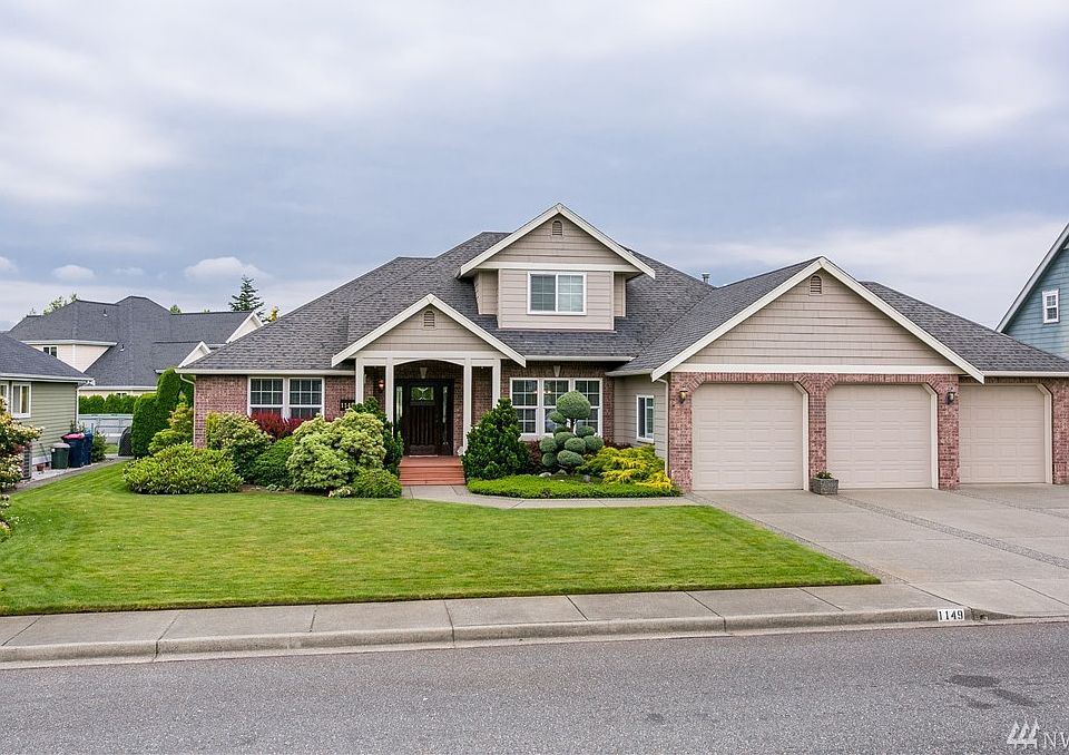 Welcome Home.... 1149 Bridgeview Dr.