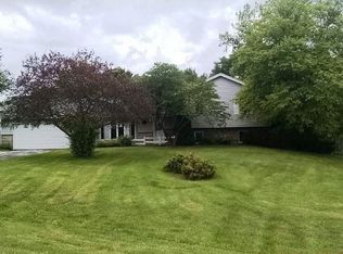 12558 Thistle Ridge Ct, Roscoe, IL 61073