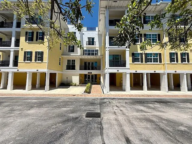 3130 W Latitude Cir #404 — Photo 1