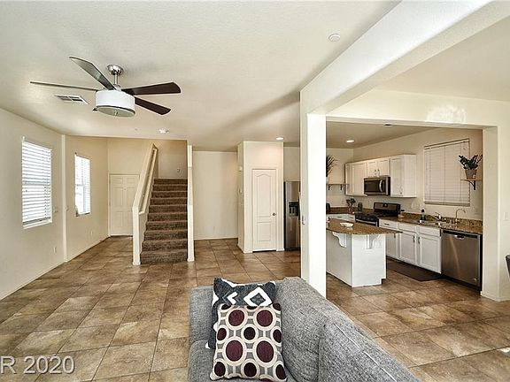 5th image of 1125 Blakes Field Pl