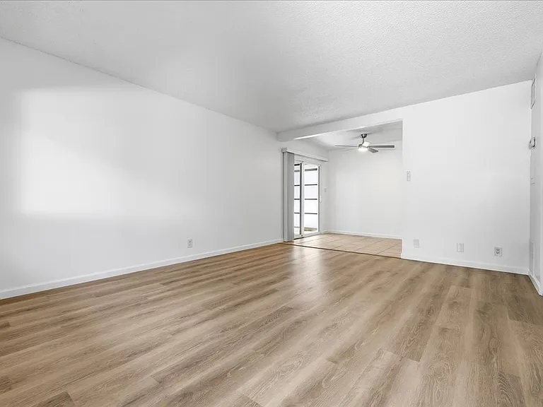 2080 S. Camino Real — Photo 6