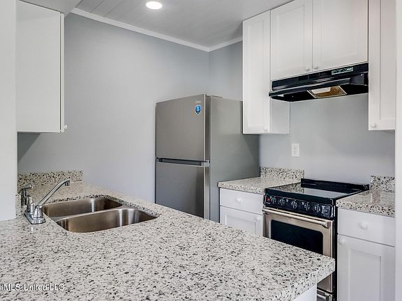 4th image of 125 Lanai Vlg