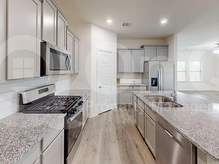 2901 Bald Eagle Blvd — Photo 5