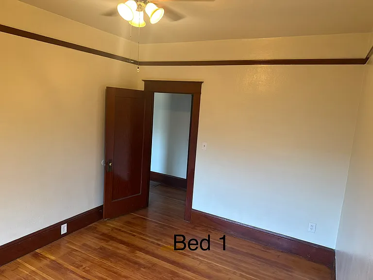 547 N Baker St — Photo 5